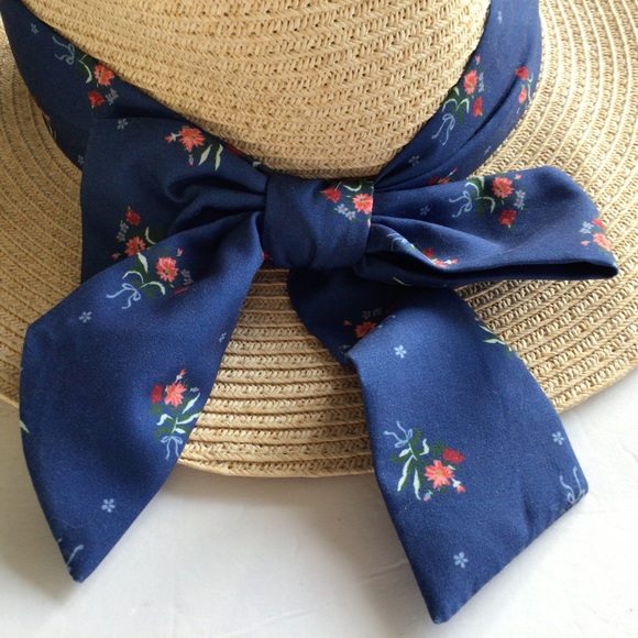 DISNEY X BEAUTY AND THE BEAST STRAW HAT NWOT - Picture 4 of 10